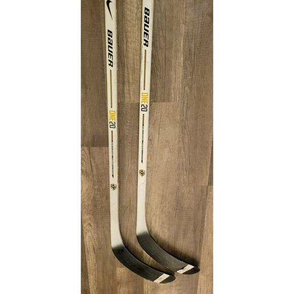 2 Vintage Bauer Nike One 20 Hockey Stick Right Handed Junior Flex 52 P92 Lindros - Picture 4 of 10